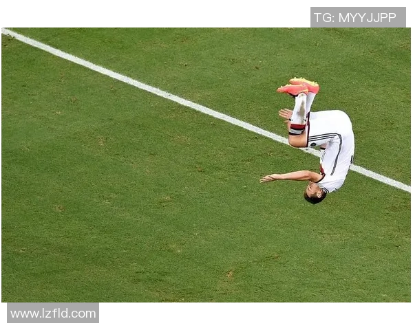 足球明星钓鱼趣味瞬间大合集展现他们休闲生活的另一面